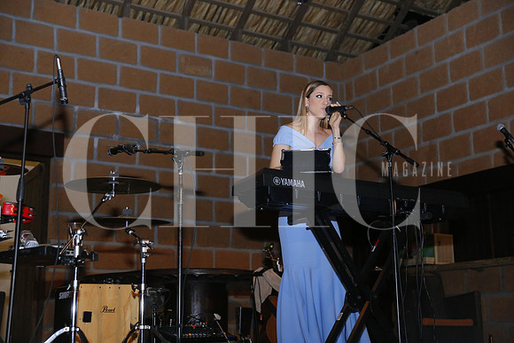 Valeria Canavati hermana del novio (2)