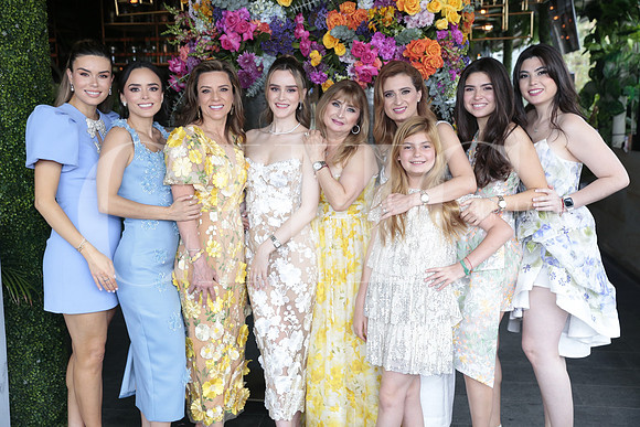 Paola Ruiz, Lore Gamez, Lorena Hernandez, Pau Gamez, Lilia Martinez, Lilia Hiarmes, Lilia Martinez, Keyla Valdez y Erika Valdez 12