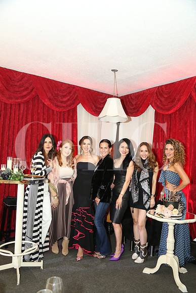 Laura Knight de Manatou, Erika Rodríguez, Lily Garza, Sandra Escamilla, Mara Montalvo, Gabriela Guerra y Pilae Ortegón 1