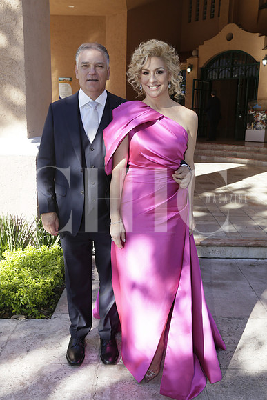(papás del novio) Rolando Rendón y Rossana Cantú (2)