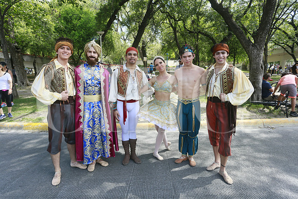 (Ballet de Monterrey) Marco Antonio Cantú, Jorge Gutíerrez, Gael Cepeda, Olivia Quintana, José Huirtado y Abner Guzmán