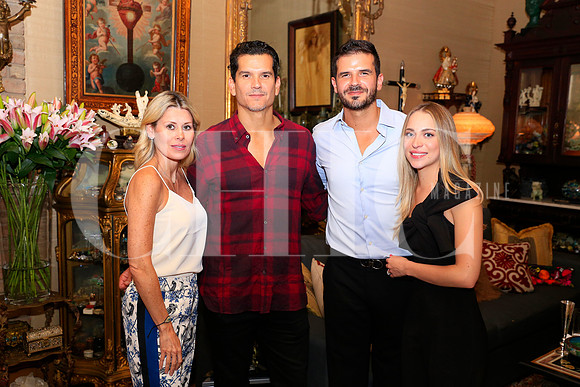 Valeria González de Martínez, Gregorio Martínez, Eduardo Martínez y Elisa Cepeda (2)