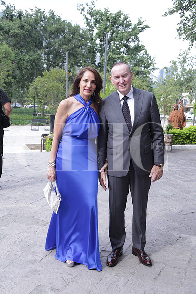 Isabel Ruenes de Martin y Ricardo Martin Bringas 1