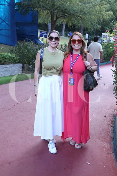 Laura López de García y Sandra Webb1