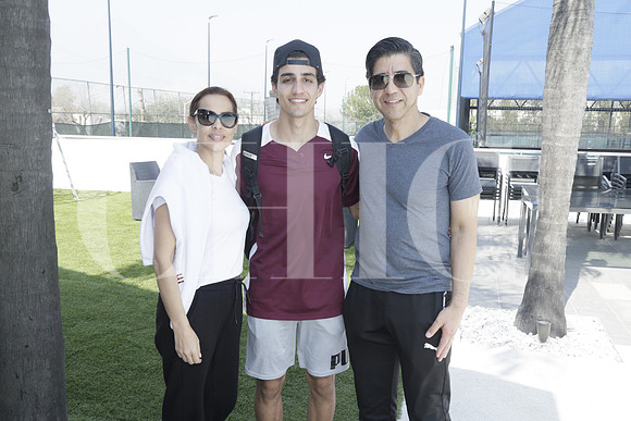 Aireth Liliana Villarreal, Pablo Estrada y Rodrigo Estrada