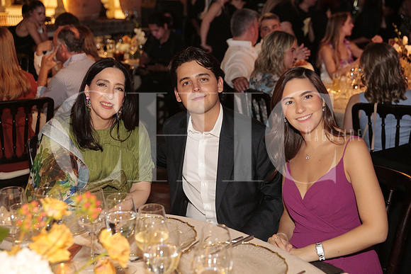 Magdalena Herrera, Roberto Alcalde Herrera e Isabella Bardawill 2