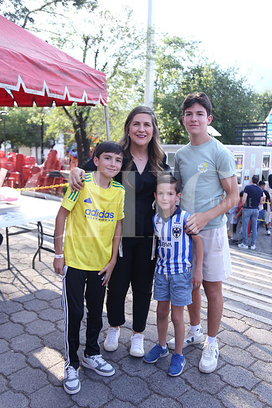 Santiago González, Erka Sánez, Pablo González y Diego González 1