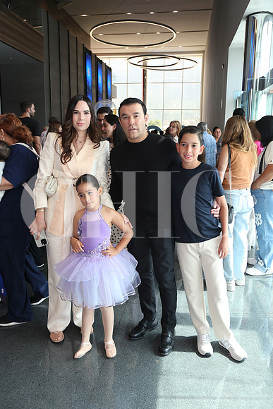 Ana Pau Franco, Jaime Rodríguez, Mar Emilio Rodríguez y Mia Rodríguez 0