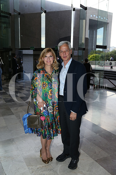 Pilar Barrera de Zambrano y Enrique Zambrano 0