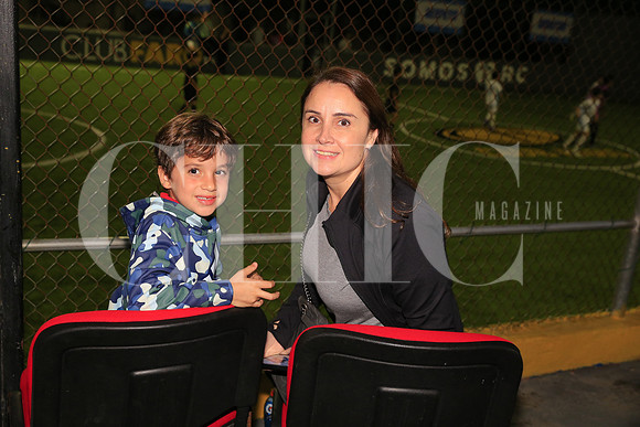 Adrian Lopez y Lizy Garza 2