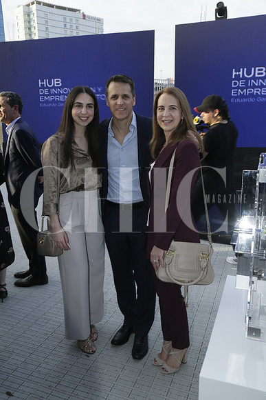 Eugenia Salinas, Antonio Salinas y carmén Garza T de Salinas