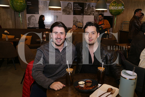 Adrián de la Garza e Iram Vega 0