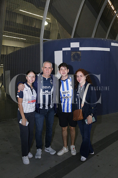 Angela Serna, Oscar Serna, Oscar Serna y Marilu de León