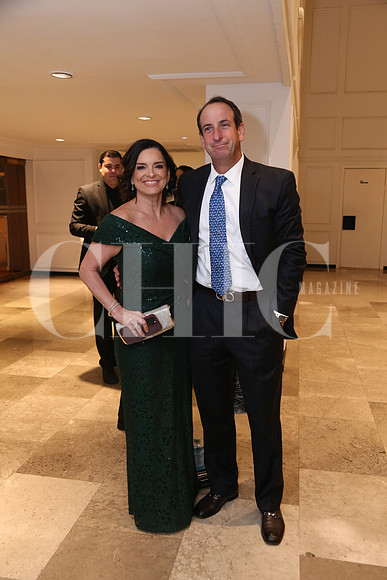 Sandra Gamez de Meuchi y Adrian Meouchi1
