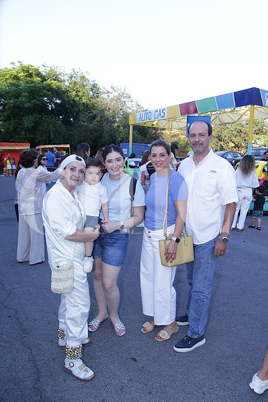 Cecila Navarro, Riky Sandoval, Cecila Malagon, Lupita Garza y Jorge Flores 1