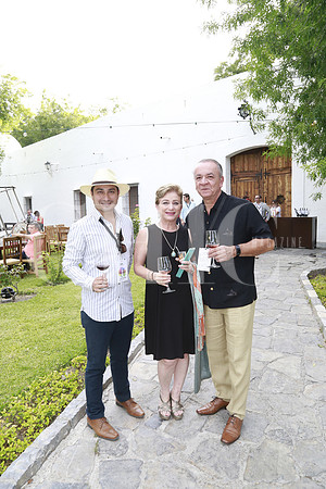 Francisco Caballero, Isabel De la Tejera y Óscar Nova