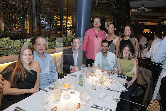 Angela Arredondol, Rommel Gutierrez, Jorge Carlos Romero, Jorge Vallejo, Mónica Araujo, Elías Gutierrez, Ilonka Reyes y Fernanda Reyes 2