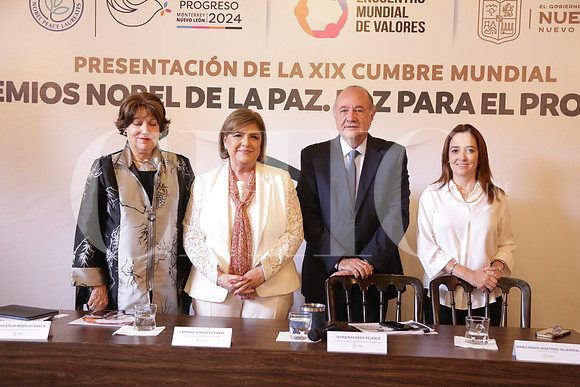 Sofia Leticia Morales, Cristina González, Javier Navarro y Maricarmen Martínez2