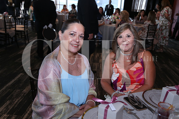 Claudia Ileana González de Morales y Claudia Farias de Reyna 0
