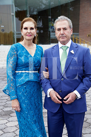 (papás del novio) Blanca González de Treviño y David Treviño