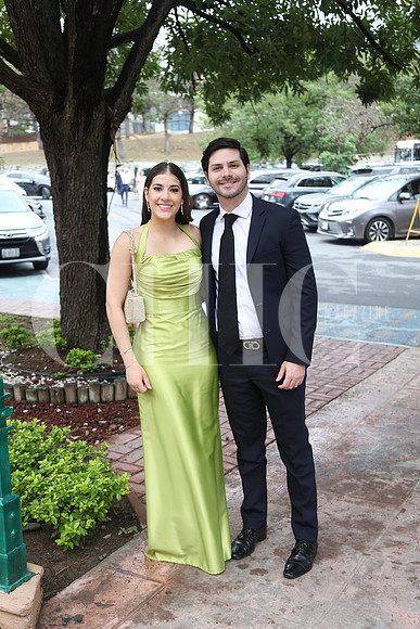 Laura Garza y Estefan Pro