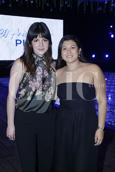 Ana Verónica González y Regina Medeiilín