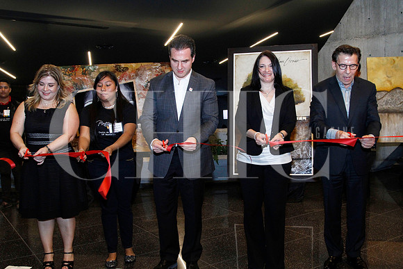 Sandra Berlanga de de la Garza, Fatima Martínez, Adrian de la Garza, Patricia Patton y Salomon Marcushamer 3