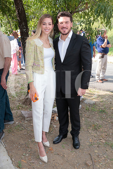 Samuel Garcia y Mariana Rodriguez 42