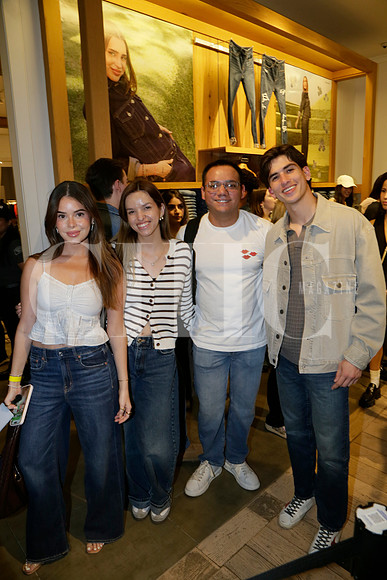 Monse Limongi, Victoria Casas, André Jiménez y Santiago Hernández (2)