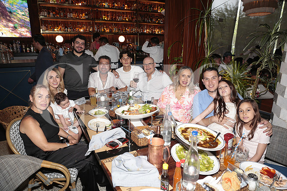 Cony Gonzalez, Natalia Peña, Rene Gabriel Garcia, Eloy Garcia, Javier Sanchez, Miguel Garcia, Eloy Garcia, Gloria Sanchez, Eloy Garcia, Natalia Garcia y Cami Garcia 2