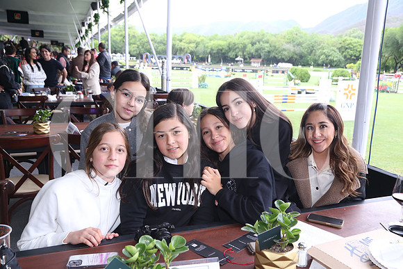 Catalina Canto, Valentina Canto, Luciana Pérez, Victoria Belendez, Marifer Aldape y Laura Loredo 1