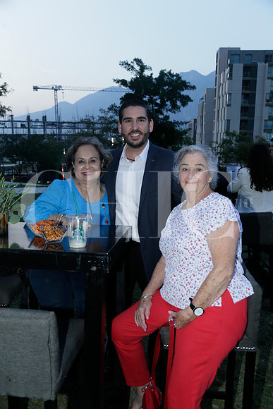 Olga Islas, Antonio Rodríguez y Martha García (2)