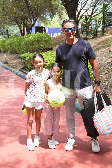 Greta Martínez, Loretta Martínez y Gonzalo Martínez 1