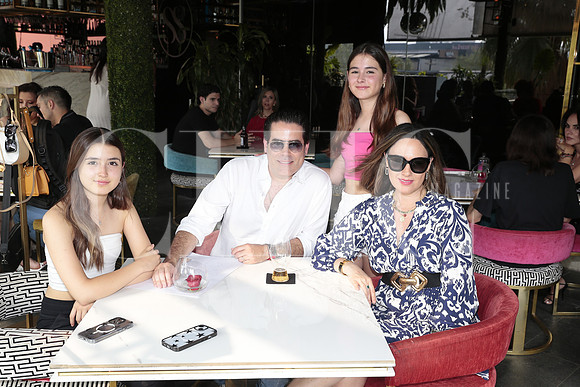 Victoria Salaburu, Eduardo Salaburu, Glenda Guerra y Maxima Salaburu 2