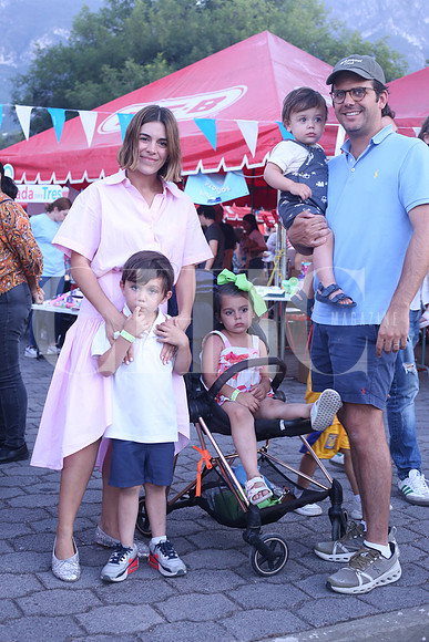 Teresa de Saro, Jaime Martínez, José María Martínez, Carlota Martínez y Bosco Martínez 0