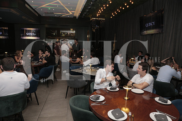Quincy Bar 2