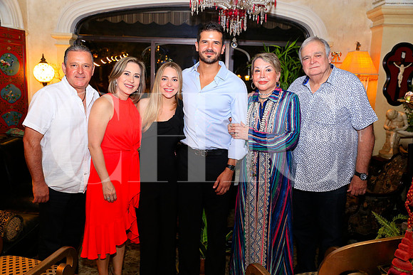 Carlos Cepeda, Hortencia Zertuche, Elisa Cepeda, Eduardo Martínez, Graciela Rodríguez y Gregorio Martínez (2)