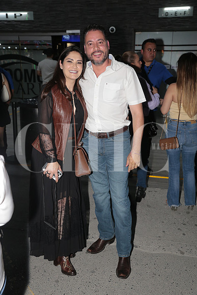 Rosy Rodriguez y Oscar Galindo 2