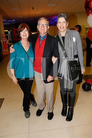 Greta Mackelvey John Harris y Georgia Elizondo