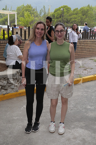 Janeth Herrera y Paulina Préstamo 2