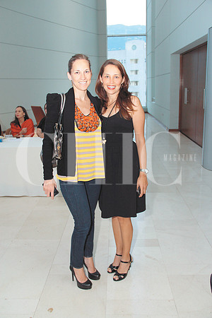 Erika Monter de Elizondo y Luisa Monter de Perales