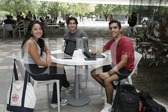 Eleen Hinojsa, Emiliano De la Garza y Diego Brandi