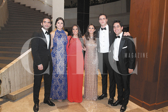 Guillermo Valles, Mariana del Valle, Julieta del Valle, Cecilia del Valle, Rodrigo del Valle y Juan Pablo Laguardia