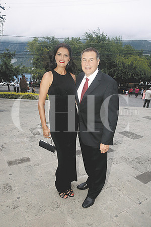 Dora Elosúa de Cruz y Omar Cruz