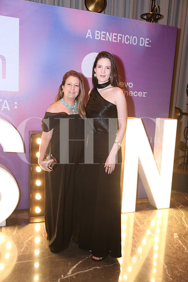 Lidia Pérez de Warnholtz y Greta Warnholtz3