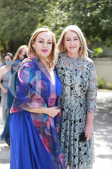 Esthela Paez y Maria Ines Creel (9)
