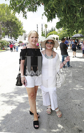 Claudia Guadiana de Dieste y Maricarmen Bretzfelder