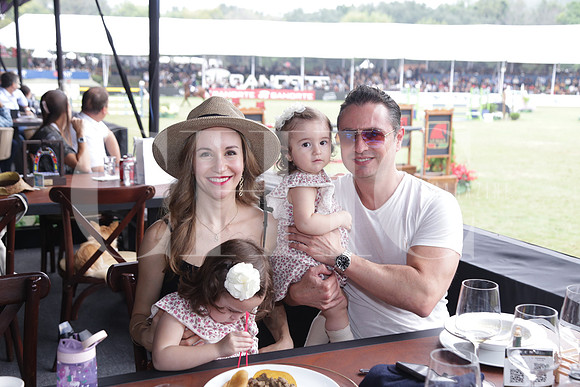 Sofia Caballero, Manuel Romo, Lucia Romo y Sofia Romo 0