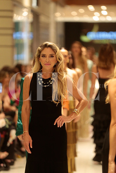 Desfile ya puedo escucharte 483