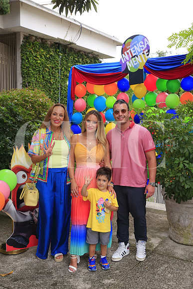 Maru Calderon, Fede Perez Salinas, Vivi Villarreal y David Perez Salinas 7